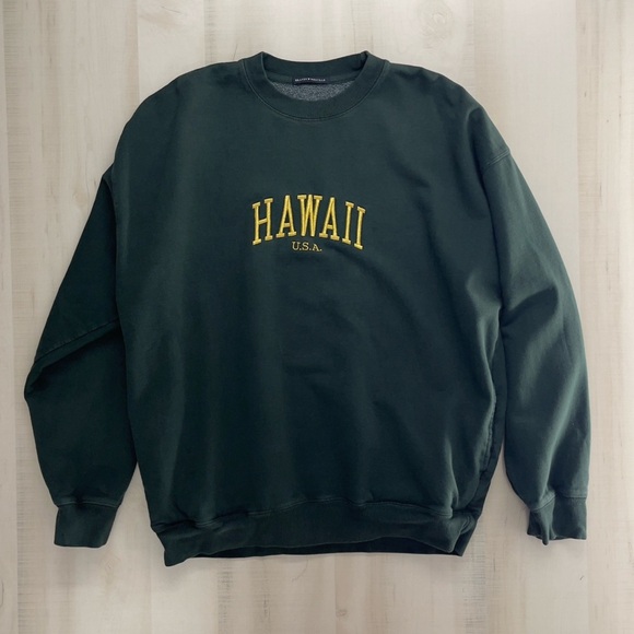BRANDY MELVILLE embroidered Hawaii USA hunter green crewneck pullover sweatshirt - Picture 3 of 5
